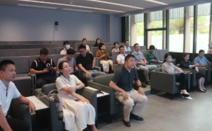 省律協(xié)?？诠ぷ髡窘M織海口市直管部分律所律師開展律師行業(yè)業(yè)務觀摩交流活動