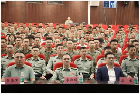 海南省律師協(xié)會送法進軍營