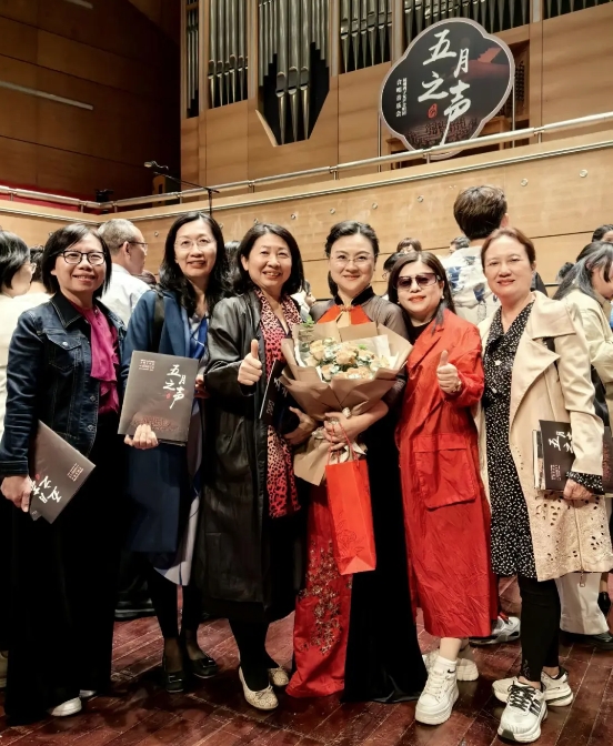 海南律師合唱團(tuán)一行五人應(yīng)邀前往杭州 進(jìn)行合唱文化交流并參觀運(yùn)河財(cái)富小鎮(zhèn)