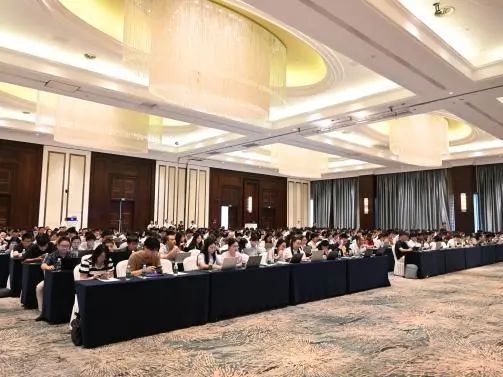 海南省律師協(xié)會(huì)開(kāi)展2024-2025年度申請(qǐng)律師執(zhí)業(yè)實(shí)習(xí)人員筆試考核